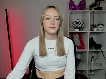 Evelynblond Chaturbate stream image from March 05, 2026