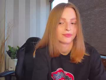 Mollydangerous Chaturbate stream image from March 05, 2026