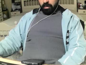 Hugeveiny Chaturbate stream image from March 05, 2026