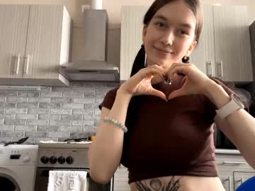 Larainerothmiller Chaturbate stream image from March 06, 2026