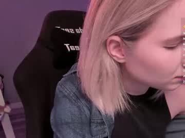 Imnotmia Chaturbate stream image from March 08, 2026