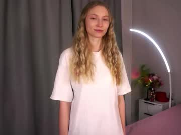 Yvonnecristiano Chaturbate stream image from March 10, 2026