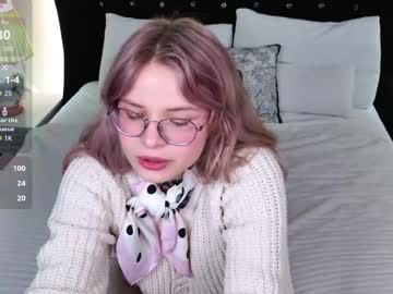 Chloewells Chaturbate stream image from March 10, 2026