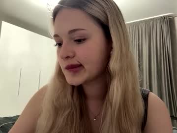 Candelariahile Chaturbate stream image from March 10, 2026