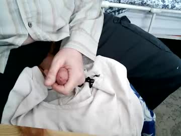 Leftoverage Chaturbate stream image from March 10, 2026
