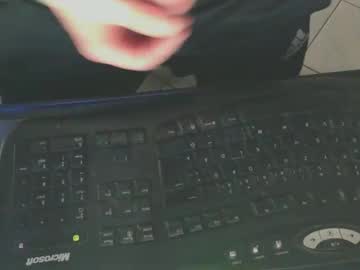 Karll122 Chaturbate stream image from March 10, 2026