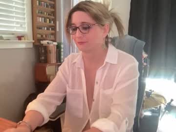 Wetrainbows Chaturbate stream image from March 10, 2026