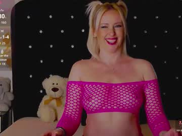 Oliviashaw22 Chaturbate stream image from March 11, 2026