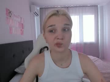 Lara_Lips Chaturbate stream image from March 11, 2026