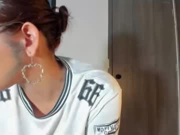 Susieglass Chaturbate stream image from March 11, 2026
