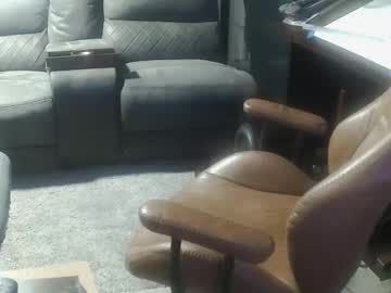 Init2dentit Chaturbate stream image from March 11, 2026
