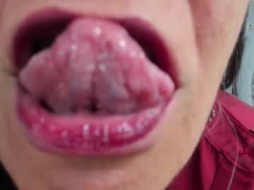 Lailacastillomilf Chaturbate stream image from March 11, 2026