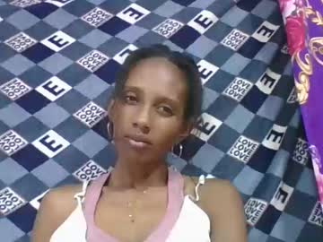 Ninie246746 Chaturbate stream image from March 11, 2026