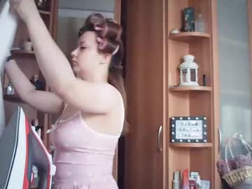 Moodiemira Chaturbate stream image from March 11, 2026