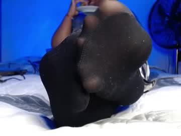 Rosyejones Chaturbate stream image from March 12, 2026