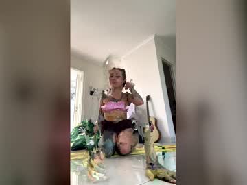 Dimilk Chaturbate stream image from March 12, 2026