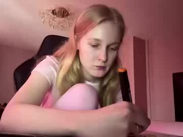 Annellebenney Chaturbate stream image from March 12, 2026