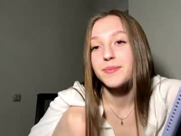 Kimireaves Chaturbate stream image from March 12, 2026