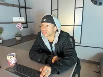 Labrinthteasing Chaturbate stream image from March 12, 2026