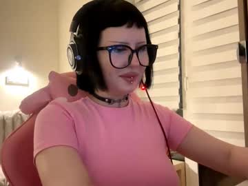 Dominiquebreakey Chaturbate stream image from March 12, 2026