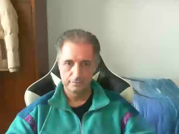 Liuk53 Chaturbate stream image from March 12, 2026