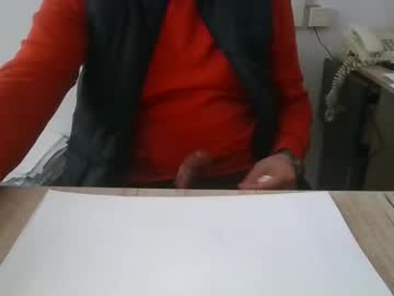 Vreausatefuck Chaturbate stream image from March 12, 2026