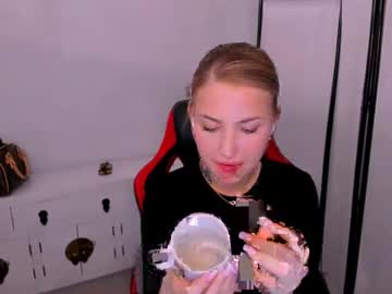 Kattyxlovely Chaturbate stream image from March 12, 2026