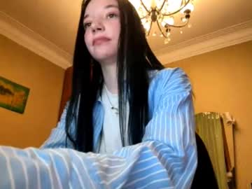 Leannagehrig Chaturbate stream image from March 12, 2026