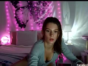 Serenaskyee Chaturbate stream image from March 12, 2026