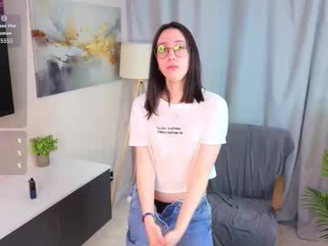 Retaschickedanz Chaturbate stream image from March 13, 2026