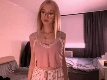 Eufemiazurawski Chaturbate stream image from March 13, 2026