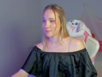 Elaravoltage Chaturbate stream image from March 13, 2026