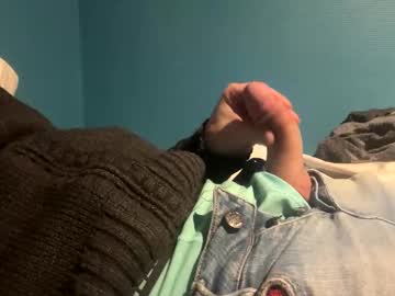 Mouillelenos Chaturbate stream image from March 13, 2026