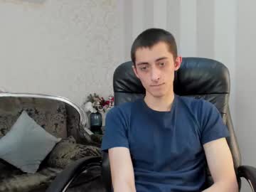 Ronbevs Chaturbate stream image from March 13, 2026