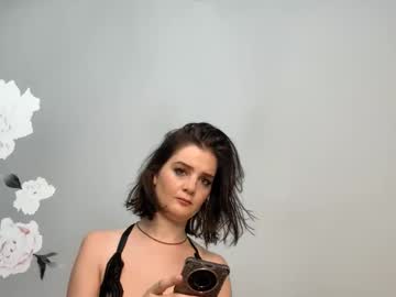 Lucy1990xxx Chaturbate stream image from March 13, 2026