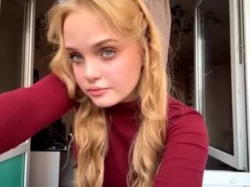 Juleemuhlestein Chaturbate stream image from March 14, 2026