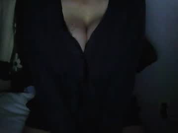 Milfytitts Chaturbate stream image from March 14, 2026