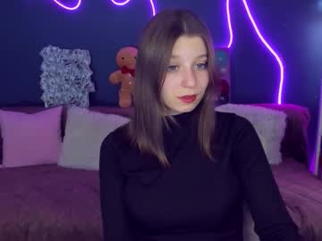 Rinacake Chaturbate stream image from March 15, 2026