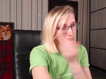 Vikaericka Chaturbate stream image from March 15, 2026