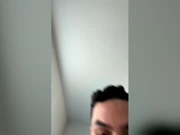 Labrador16 Chaturbate stream image from March 15, 2026