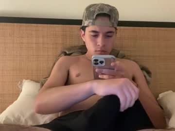 Hungc0llegejock Chaturbate stream image from March 15, 2026