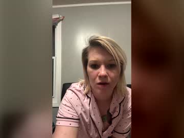 Badgirl25alldatime Chaturbate stream image from March 16, 2026