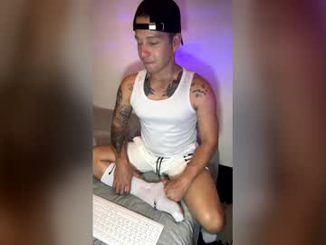 Orienzo Chaturbate stream image from March 16, 2026