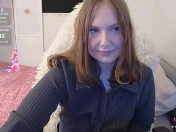 Lilleambi Chaturbate stream image from March 16, 2026