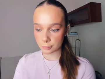 Linnnlaury Chaturbate stream image from March 16, 2026