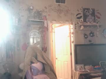 Prettiegreeneyes Chaturbate stream image from March 16, 2026