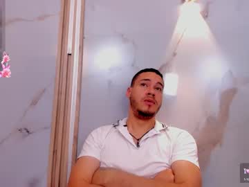 Aron_And_Molly Chaturbate stream image from March 16, 2026