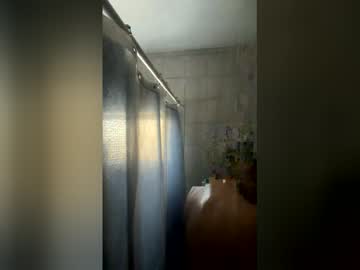 Maxbee1323 Chaturbate stream image from March 16, 2026