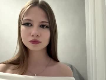 Dannieresseguie Chaturbate stream image from March 16, 2026