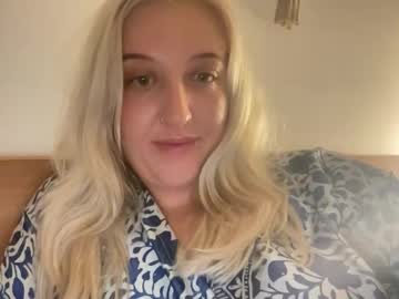 Rosewarrenx Chaturbate stream image from March 16, 2026